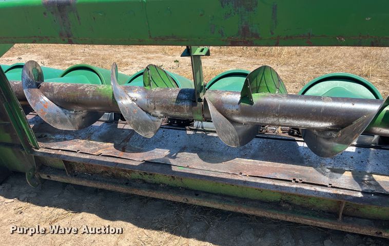 image for item EK8715 John Deere 1293 corn head