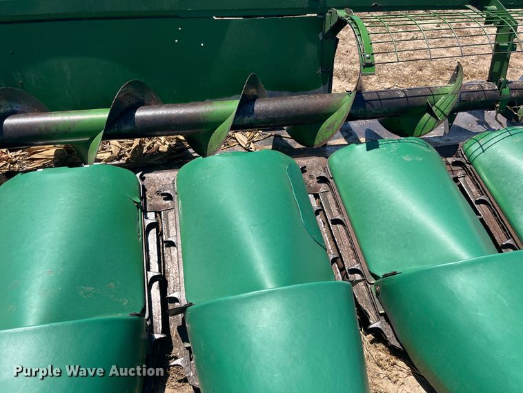 image for item EK8715 John Deere 1293 corn head