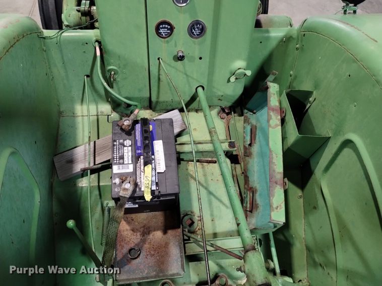 image for item EO9970 1949 John Deere  D tractor