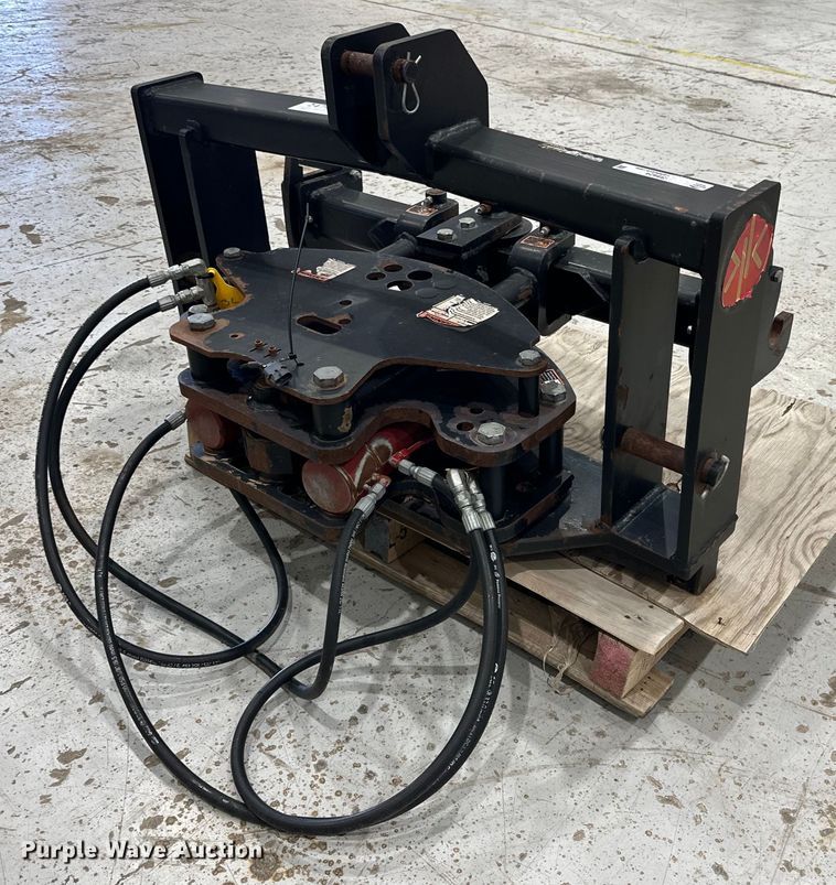 image for item IB9424 Pro Trakker three point Hydraulic hitch