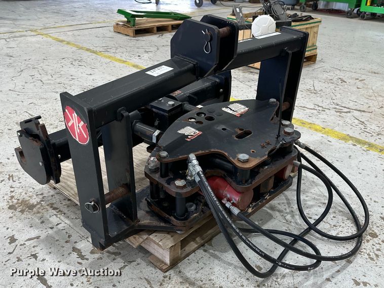 image for item IB9424 Pro Trakker three point Hydraulic hitch