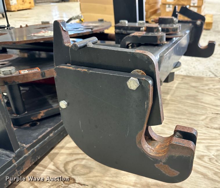 image for item IB9424 Pro Trakker three point Hydraulic hitch