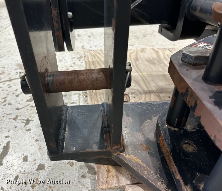 image for item IB9424 Pro Trakker three point Hydraulic hitch