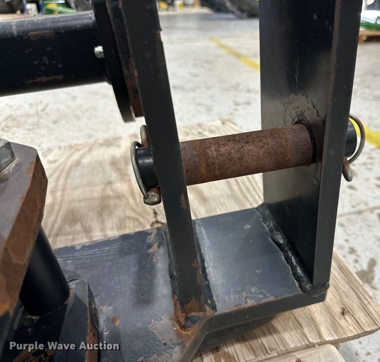 image for item IB9424 Pro Trakker three point Hydraulic hitch