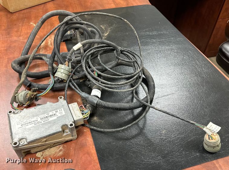 image for item IB9424 Pro Trakker three point Hydraulic hitch