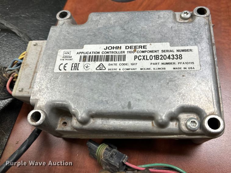 image for item IB9424 Pro Trakker three point Hydraulic hitch