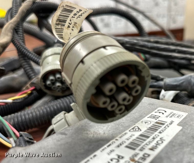 image for item IB9424 Pro Trakker three point Hydraulic hitch