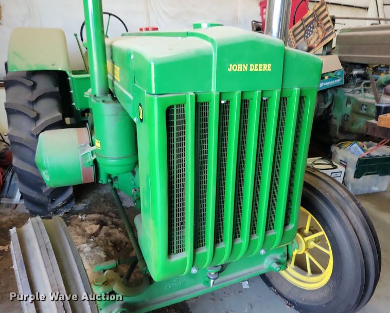 image for item KA9984 1940 John Deere D tractor