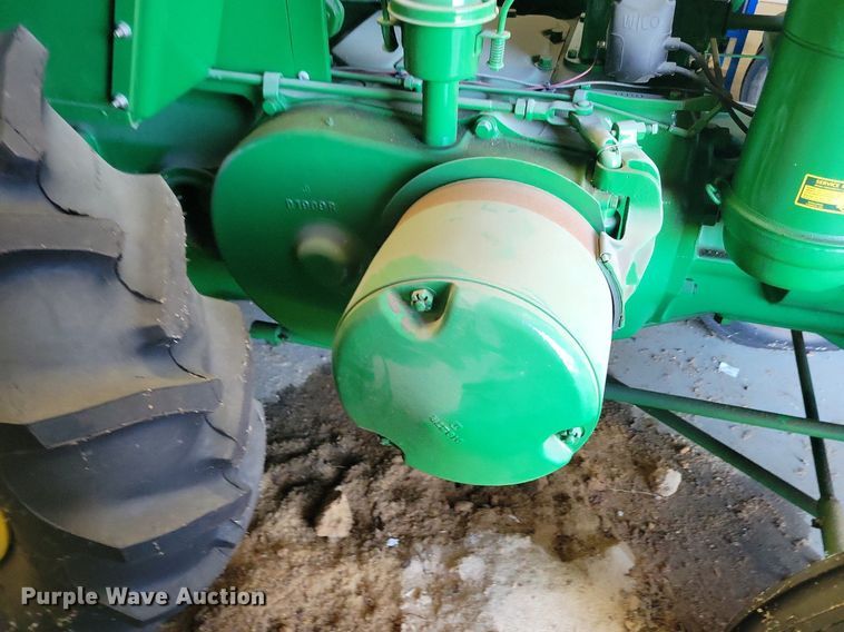 image for item KA9984 1940 John Deere D tractor