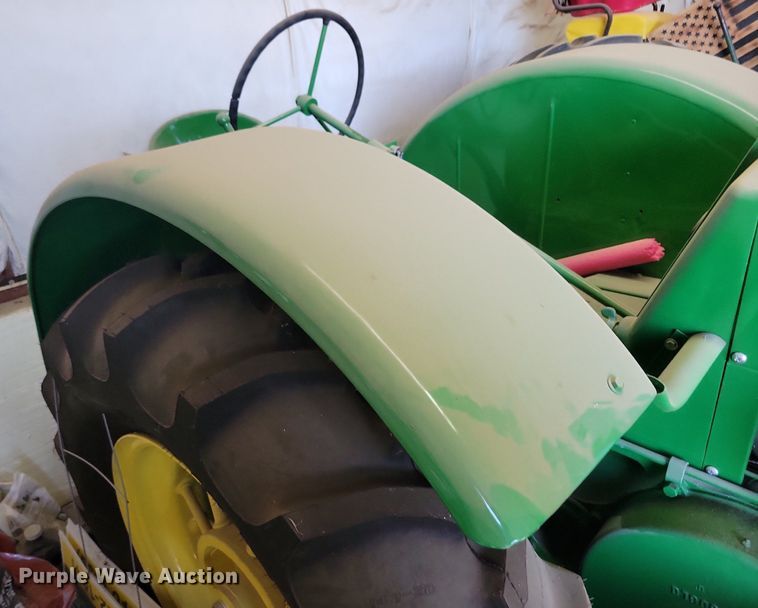 image for item KA9984 1940 John Deere D tractor