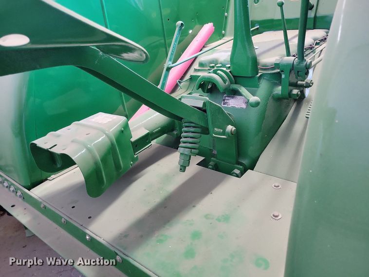 image for item KA9984 1940 John Deere D tractor