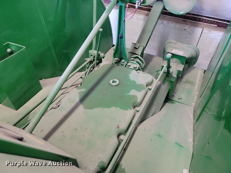 image for item KA9984 1940 John Deere D tractor