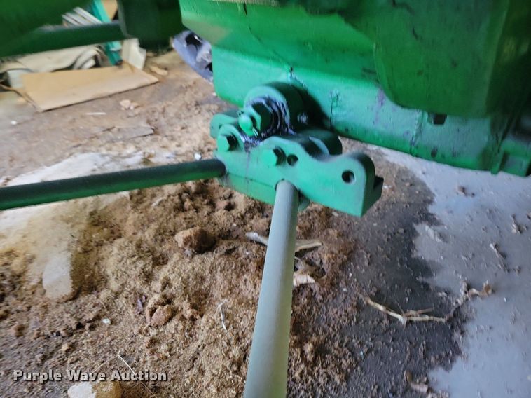 image for item KA9984 1940 John Deere D tractor