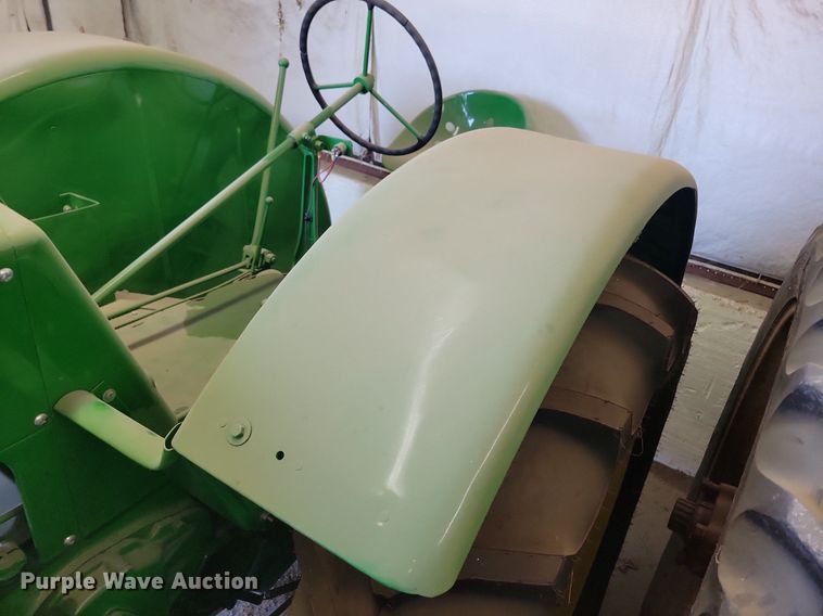 image for item KA9984 1940 John Deere D tractor