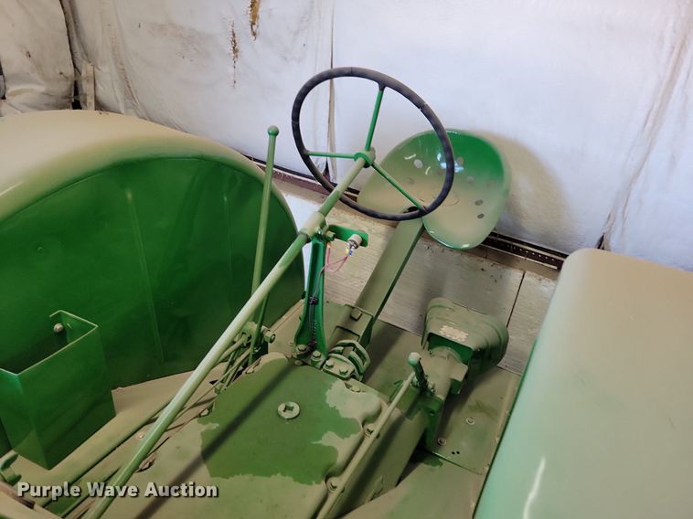 image for item KA9984 1940 John Deere D tractor