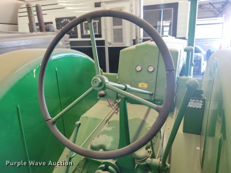 image for item KA9984 1940 John Deere D tractor