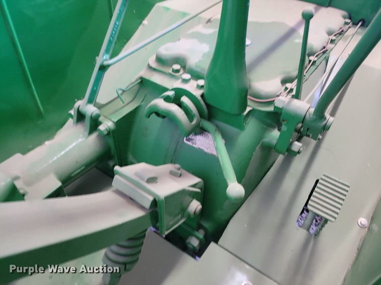 image for item KA9984 1940 John Deere D tractor