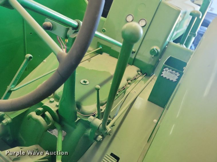 image for item KA9984 1940 John Deere D tractor