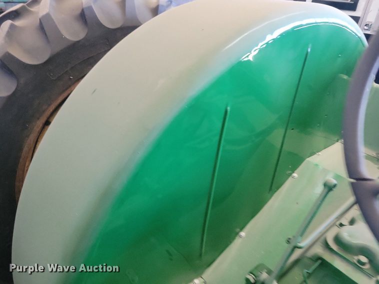 image for item KA9984 1940 John Deere D tractor