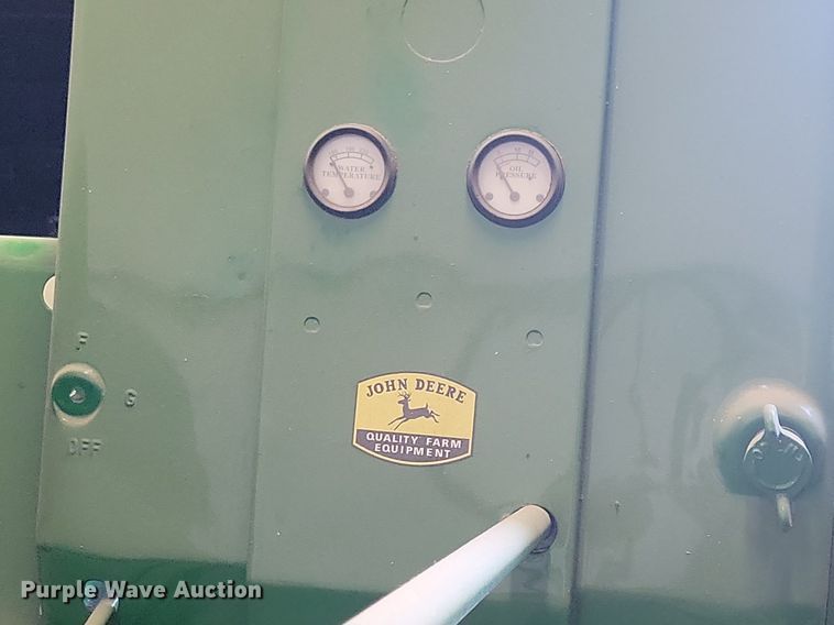 image for item KA9984 1940 John Deere D tractor