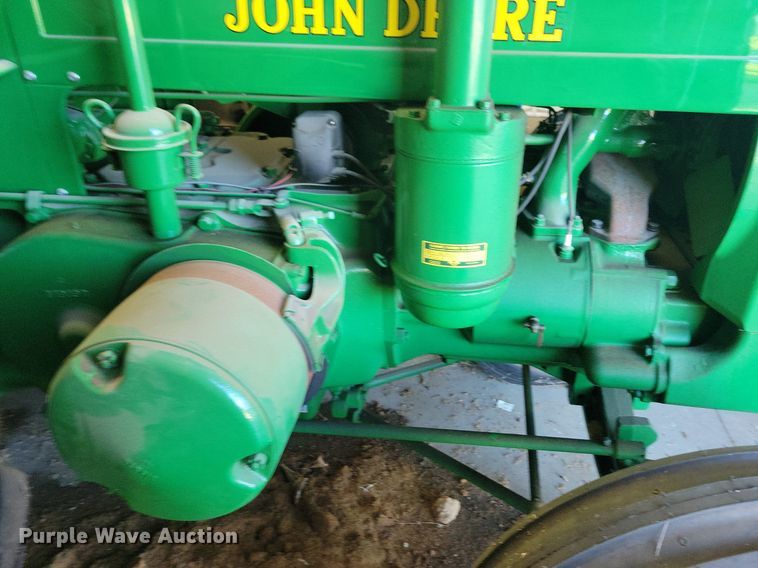 image for item KA9984 1940 John Deere D tractor