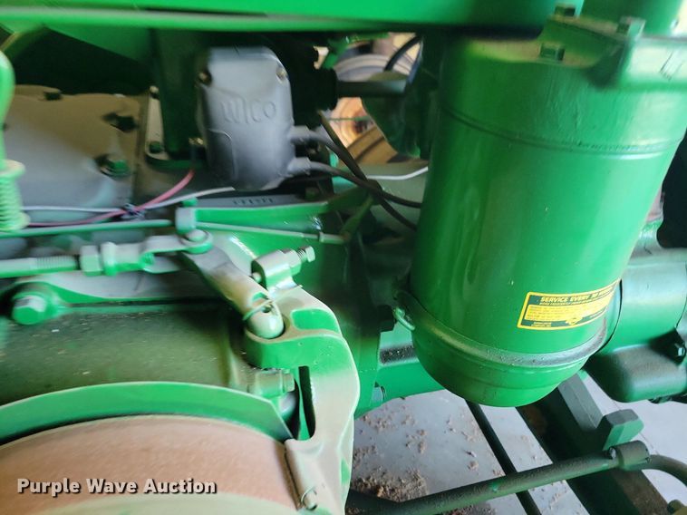 image for item KA9984 1940 John Deere D tractor
