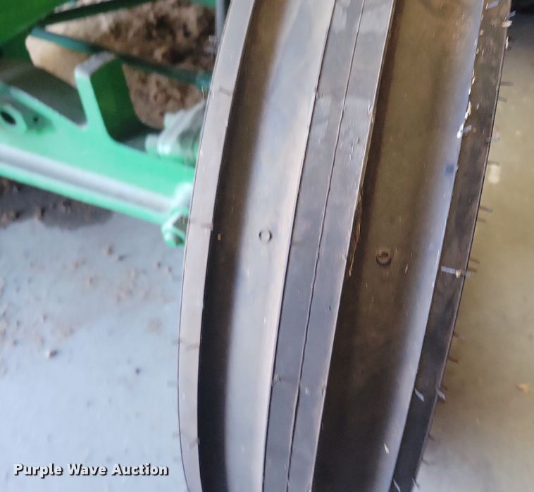 image for item KA9984 1940 John Deere D tractor