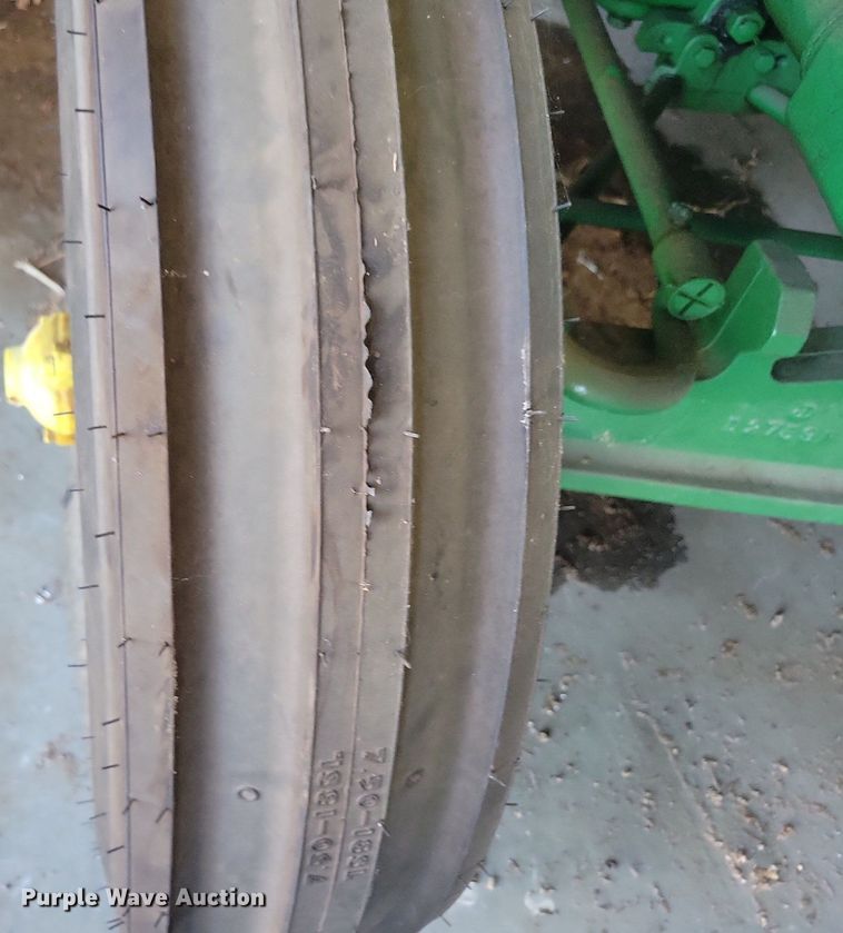 image for item KA9984 1940 John Deere D tractor