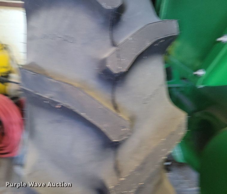 image for item KA9984 1940 John Deere D tractor