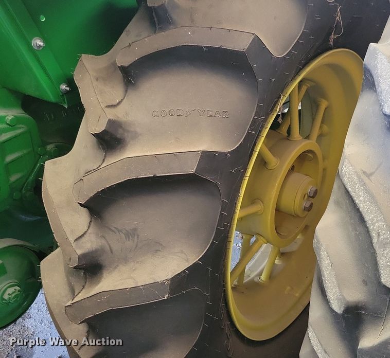 image for item KA9984 1940 John Deere D tractor