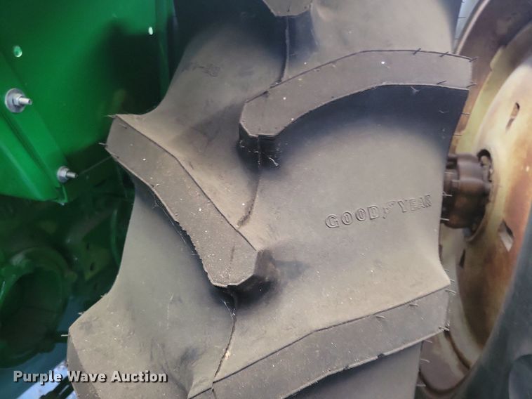 image for item KA9984 1940 John Deere D tractor