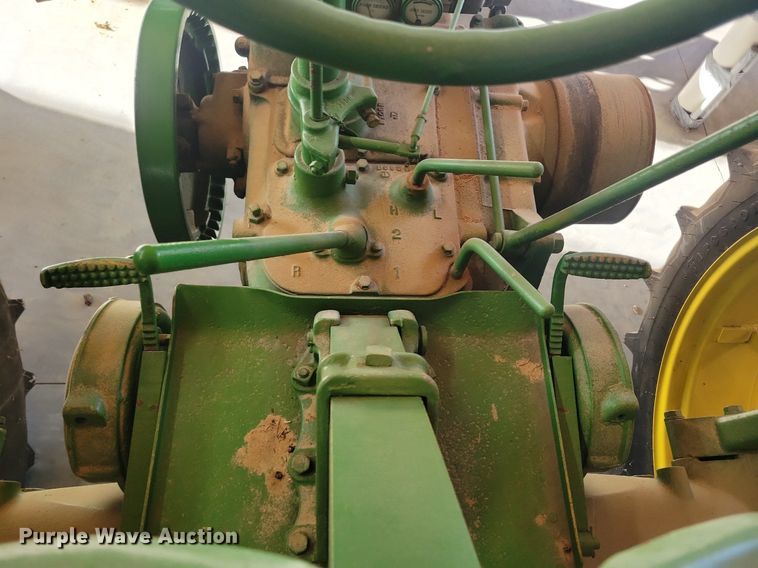image for item KA9987 1937 John Deere B tractor