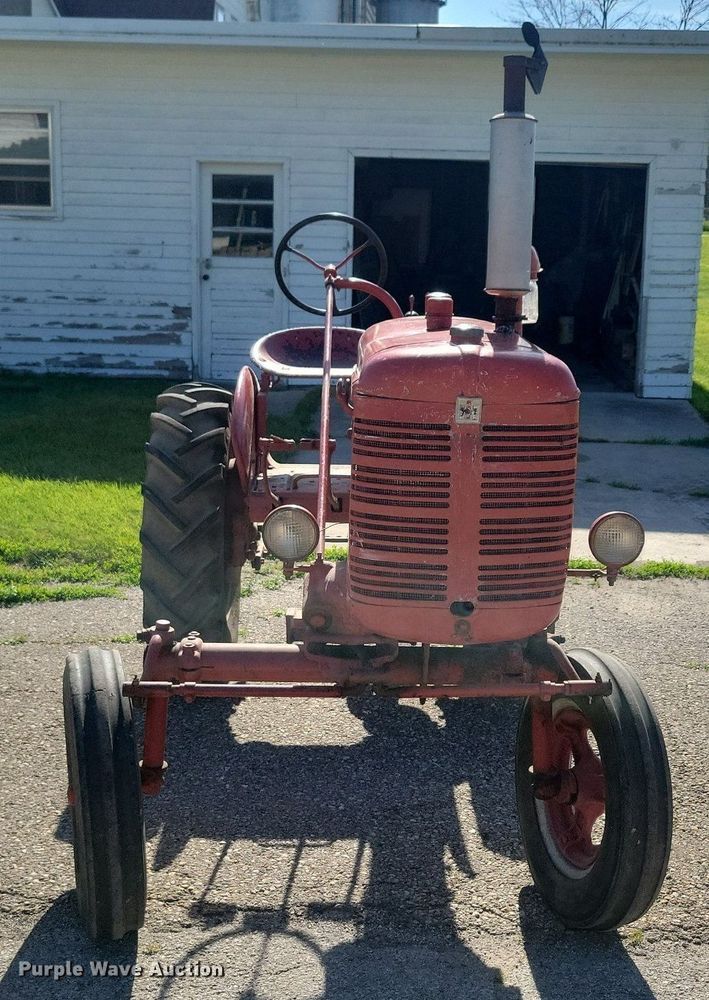 image for item KA9988 1948 International Harvester Farmall Super A tractor