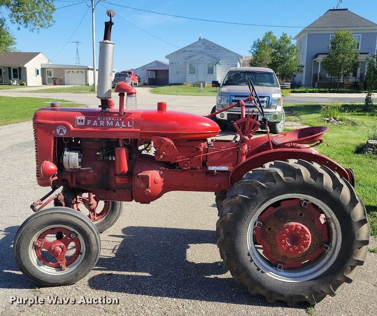 image for item KA9988 1948 International Harvester Farmall Super A tractor