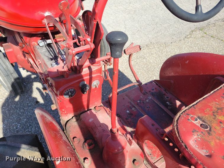 image for item KA9988 1948 International Harvester Farmall Super A tractor