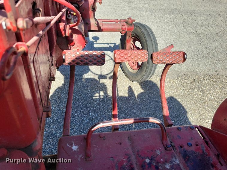 image for item KA9988 1948 International Harvester Farmall Super A tractor
