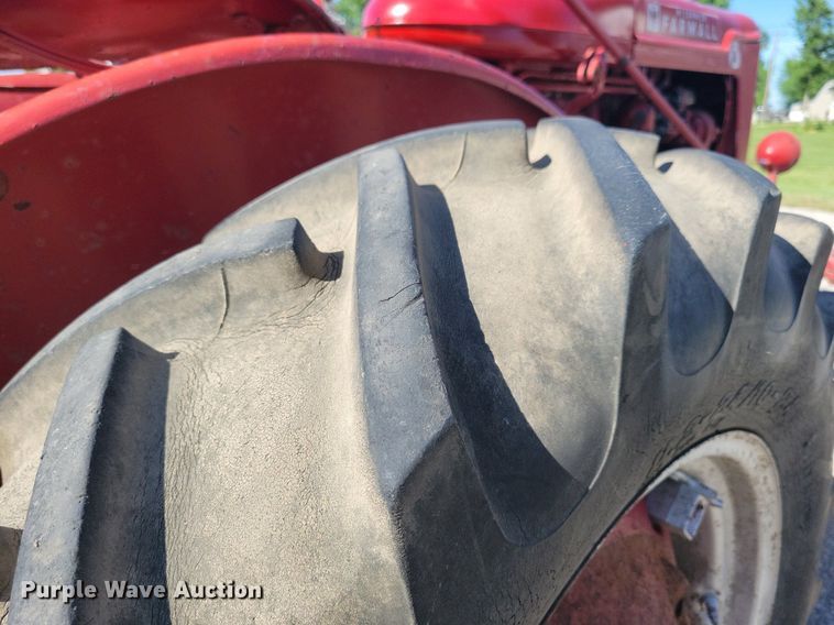 image for item KA9988 1948 International Harvester Farmall Super A tractor