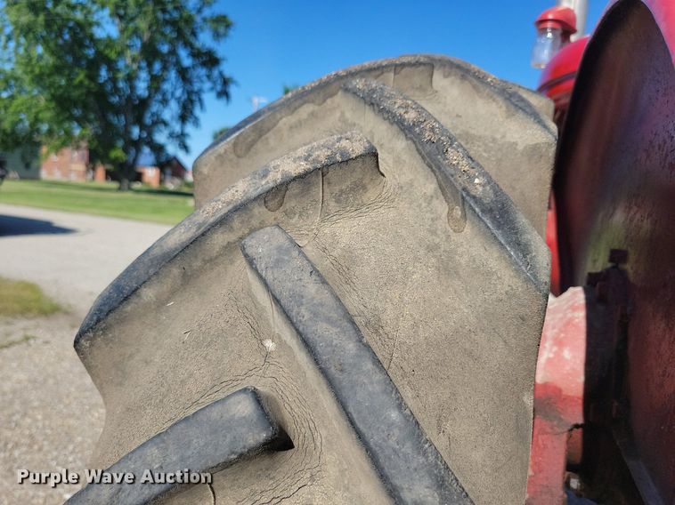 image for item KA9988 1948 International Harvester Farmall Super A tractor