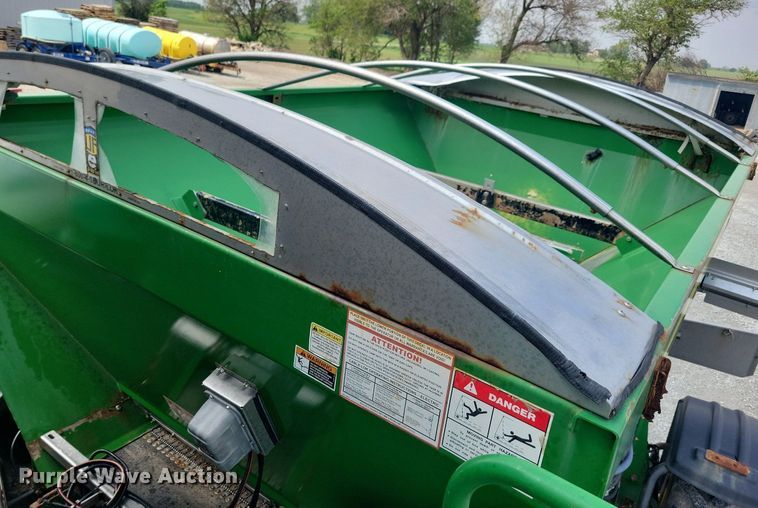 image for item KB9037 2014 John Deere R4038 spreader