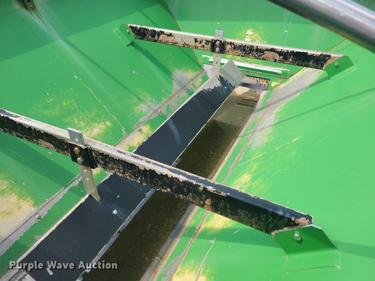 image for item KB9037 2014 John Deere R4038 spreader
