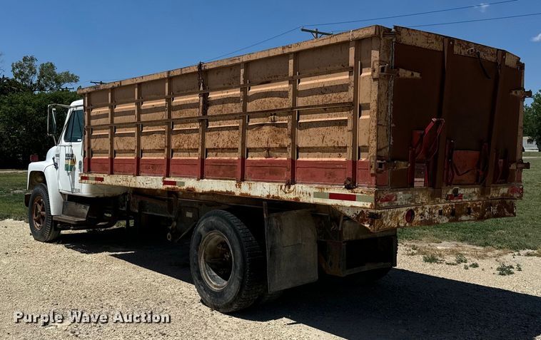 image for item KL9022 1979 International  1824 grain truck