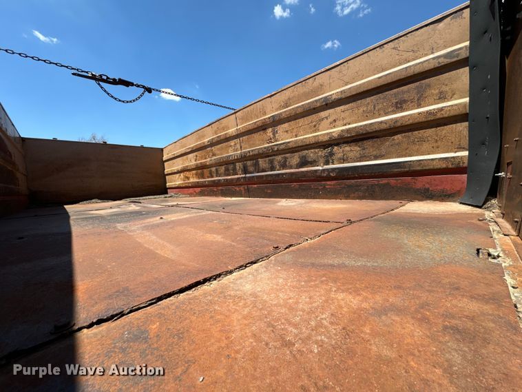 image for item KL9022 1979 International  1824 grain truck