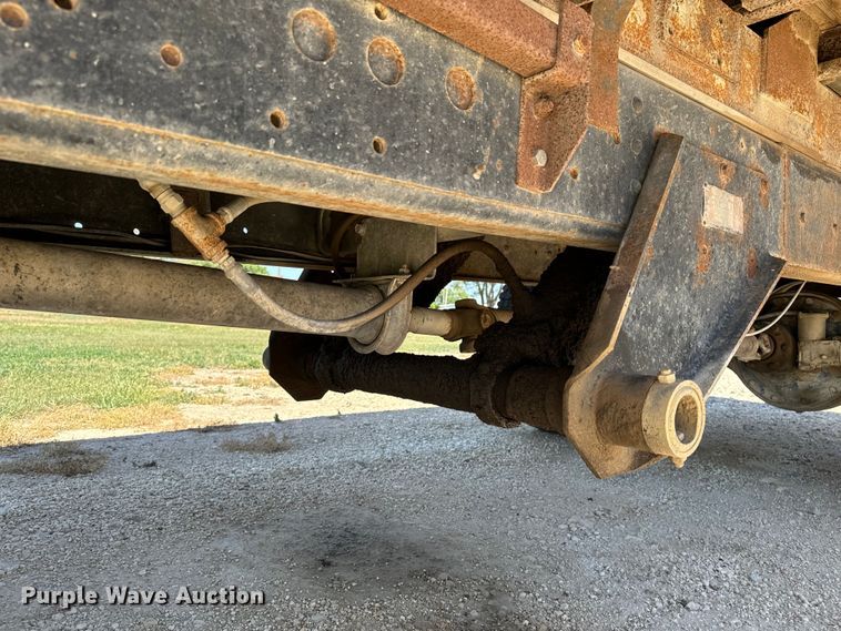 image for item KL9022 1979 International  1824 grain truck