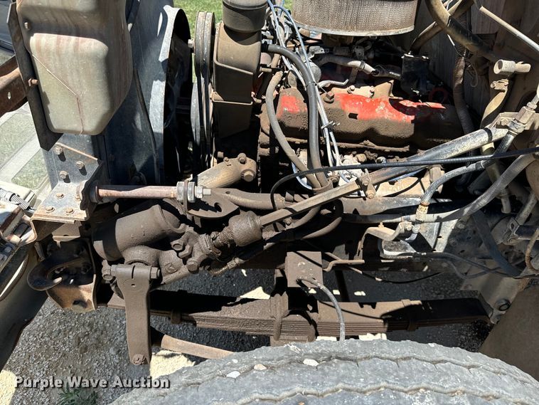 image for item KL9022 1979 International  1824 grain truck