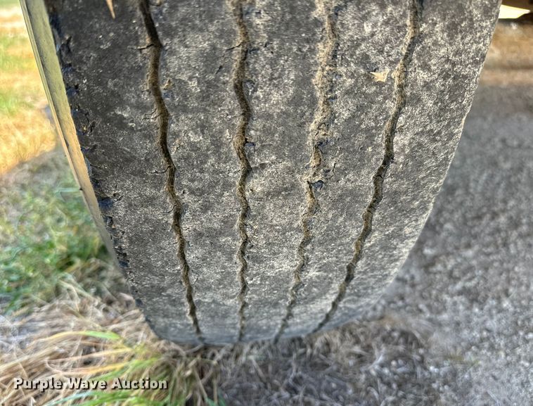 image for item KL9022 1979 International  1824 grain truck