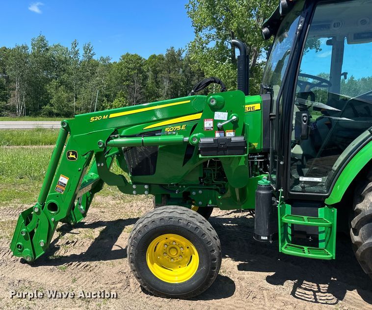 image for item LR9380 2021 John Deere 5075E tractor