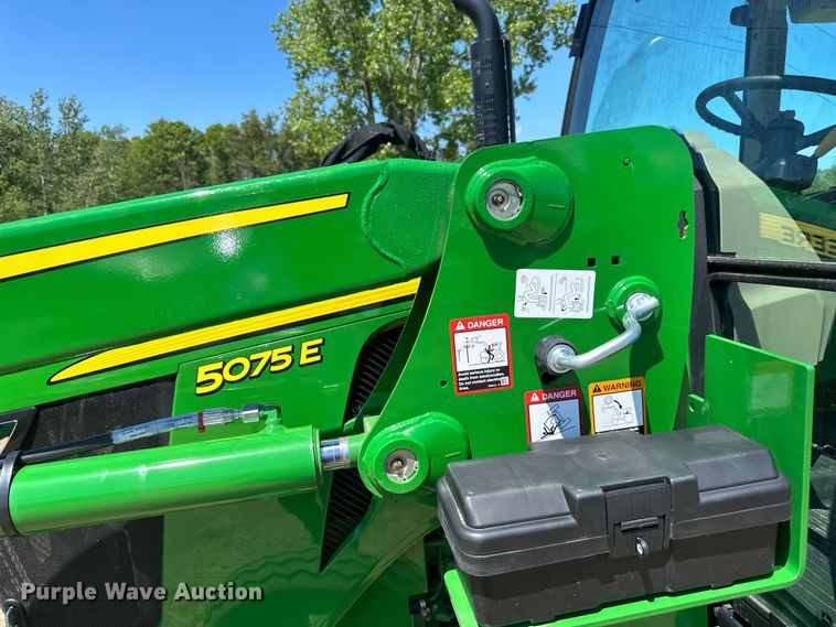 image for item LR9380 2021 John Deere 5075E tractor