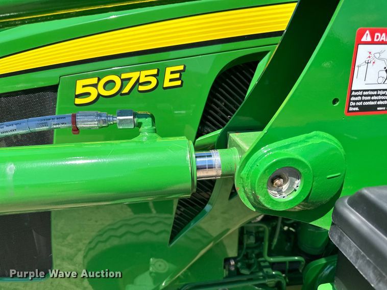 image for item LR9380 2021 John Deere 5075E tractor