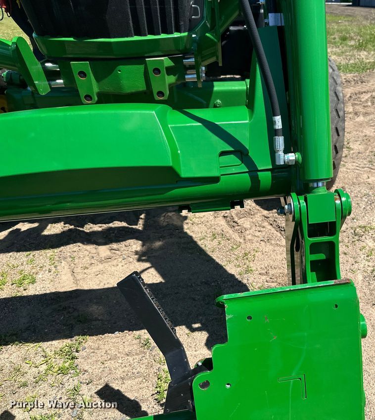 image for item LR9380 2021 John Deere 5075E tractor