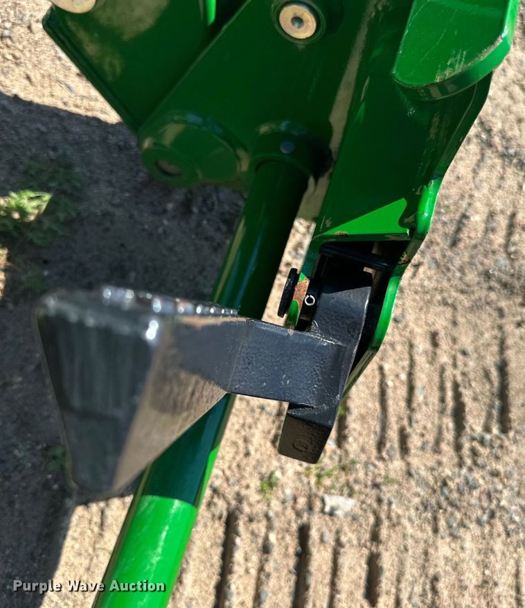 image for item LR9380 2021 John Deere 5075E tractor